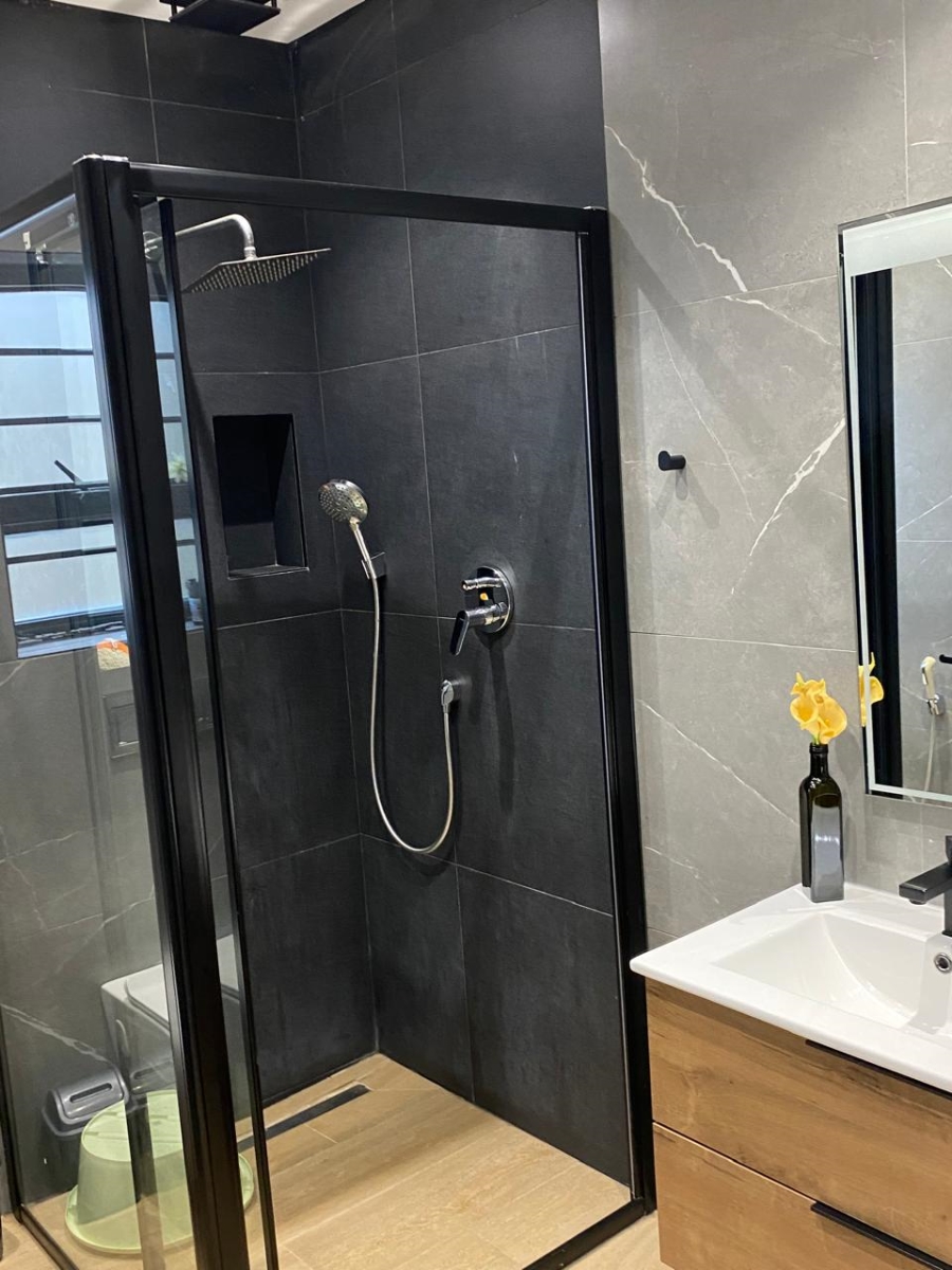 4 Bedroom Property for Sale in Rondebosch East Western Cape